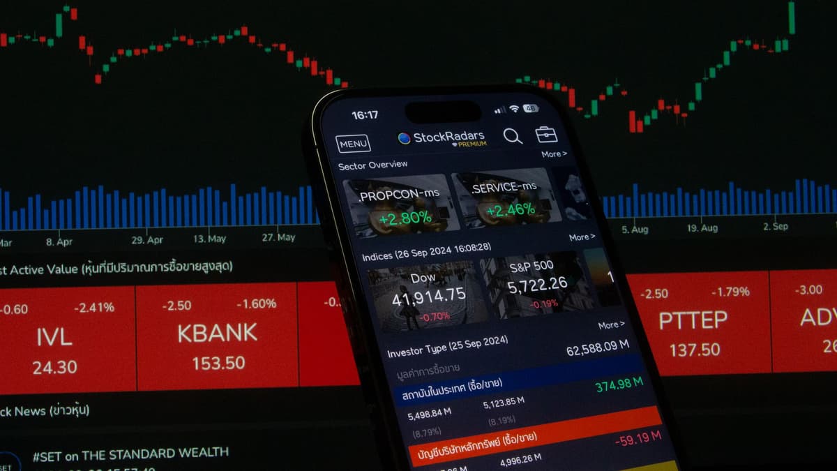 Supervised vs Reinforcement Learning: Pendekatan AI dalam Trading